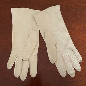 Vintage Elegant Cream Leather Gloves